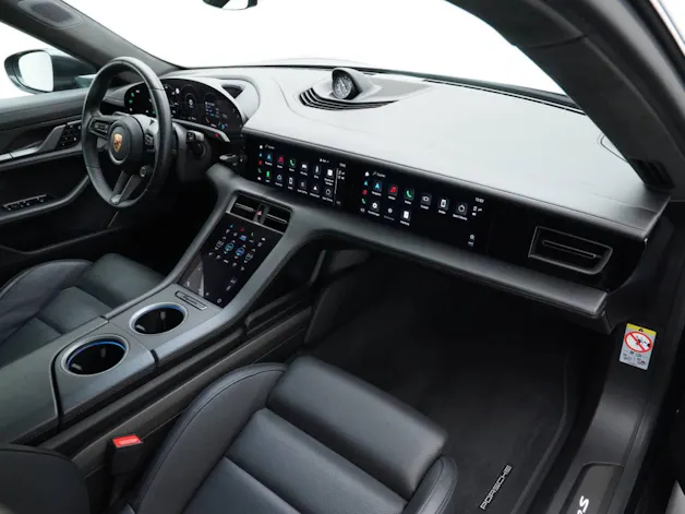 PORSCHE Taycan Turbo S