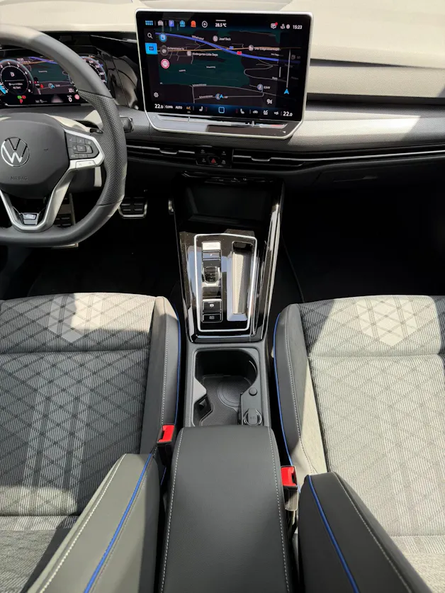 VW Golf 2.0 TSI R-Line DSG 4 Motion