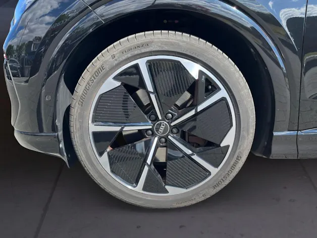 AUDI Q4 Sportback e-tron 50 quattro