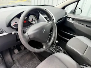 PEUGEOT 207 1.4 16V Active