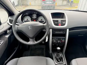 PEUGEOT 207 1.4 16V Active