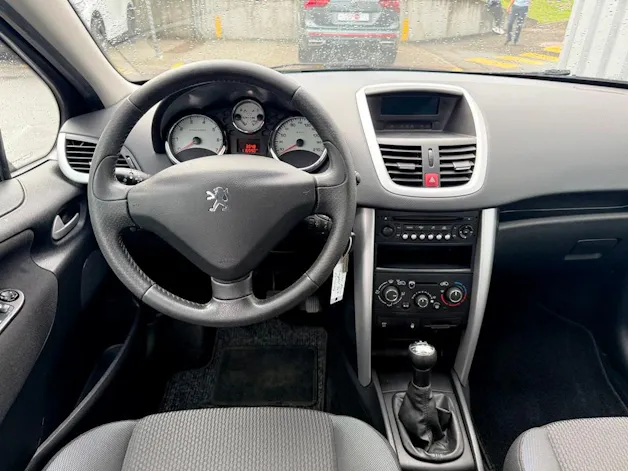 PEUGEOT 207 1.4 16V Active