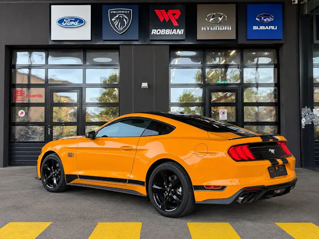 FORD Mustang Fastback 2.3 Automat Mach-1 (Replica)