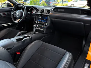 FORD Mustang Fastback 2.3 Automat Mach-1 (Replica)