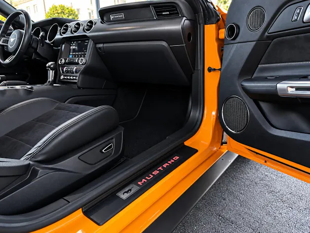 FORD Mustang Fastback 2.3 Automat Mach-1 (Replica)