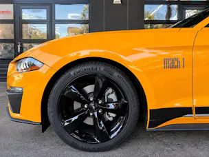 FORD Mustang Fastback 2.3 Automat Mach-1 (Replica)