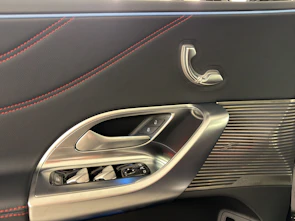 Fahrzeugbild MERCEDES-BENZ C-Klasse W520 C 400 4matic