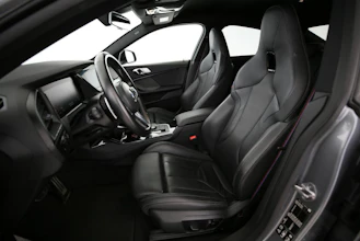 https://vehicle.imgix.net/4462037/b1b086dc-d2df-47a4-9d3e-76778532952c.jpg
