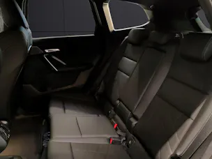 BMW X1 U11 23i xDrive paddles