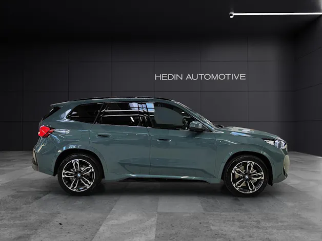 BMW X1 U11 23i xDrive paddles
