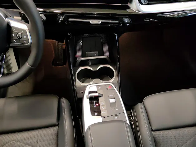 BMW X1 U11 23i xDrive paddles
