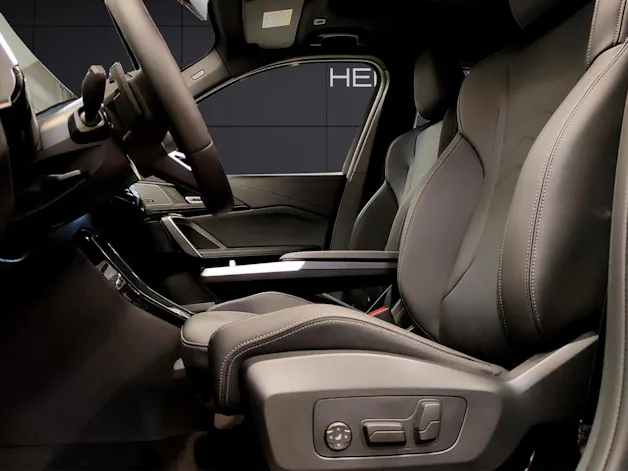 BMW X1 U11 23i xDrive paddles