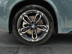 BMW X1 U11 23i xDrive paddles