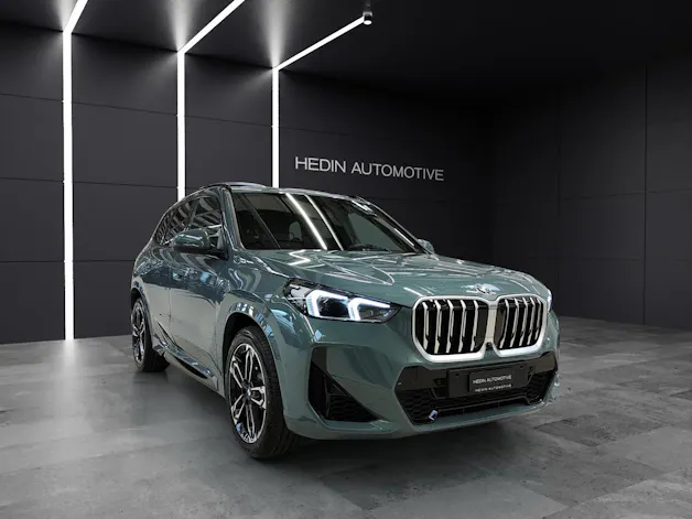 BMW X1 U11 23i xDrive paddles