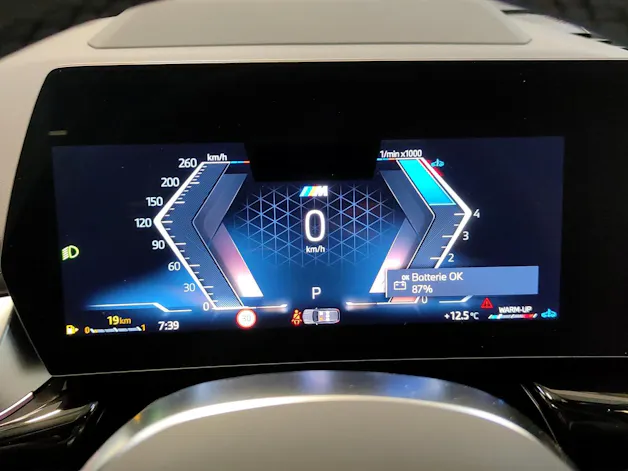 BMW X1 U11 23i xDrive paddles