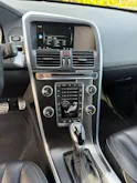 VOLVO XC60 2.4 D5 Momentum R-Design