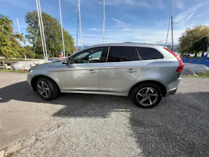 VOLVO XC60 2.4 D5 Momentum R-Design