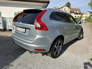 VOLVO XC60 2.4 D5 Momentum R-Design