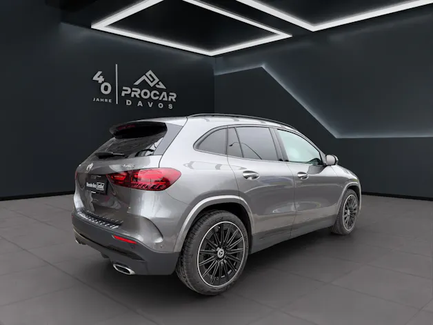 MERCEDES-BENZ GLA-Klasse H247 GLA 220 d Swiss Star AMG Line 4matic