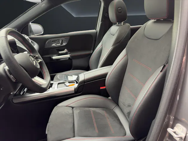 MERCEDES-BENZ GLA-Klasse H247 GLA 220 d Swiss Star AMG Line 4matic