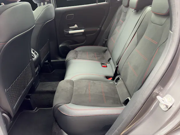 MERCEDES-BENZ GLA-Klasse H247 GLA 220 d Swiss Star AMG Line 4matic