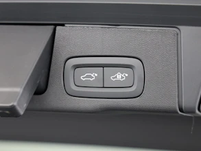 https://vehicle.imgix.net/4462414/ec158426-0cfb-44f1-862b-8dbec9c5b117.jpg