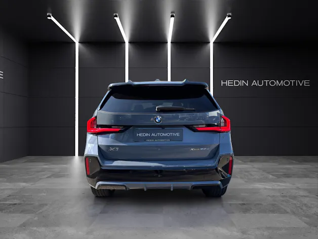 BMW X1 U11 23d xDrive paddles