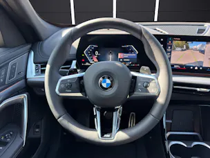 BMW X1 U11 23i xDrive paddles