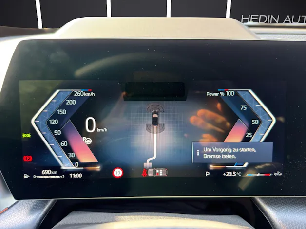 BMW X1 U11 23i xDrive paddles