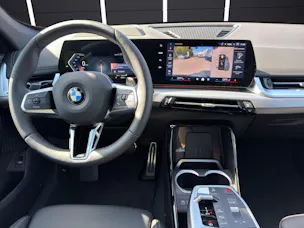BMW X1 U11 23i xDrive paddles