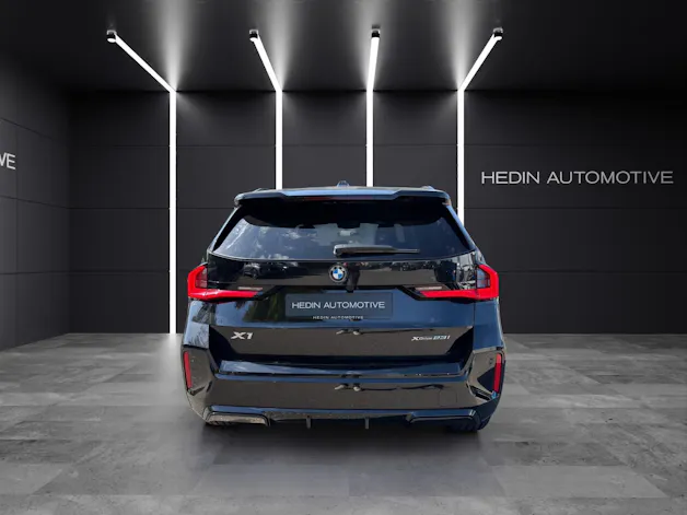 BMW X1 U11 23i xDrive paddles