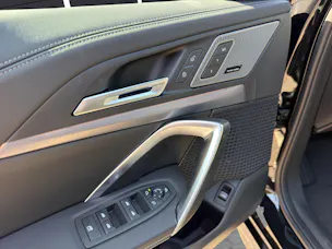 BMW X1 U11 23i xDrive paddles