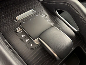 https://vehicle.imgix.net/4462570/9b2b4e33-8b83-4b98-ab07-df9fb638af09.jpg