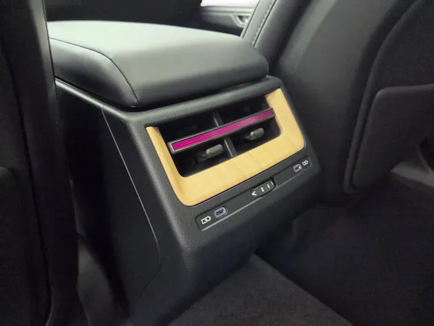 Lexus ES 350e Excellence - inkl. Lancierungspaket Winterräder und Kofferraummatte