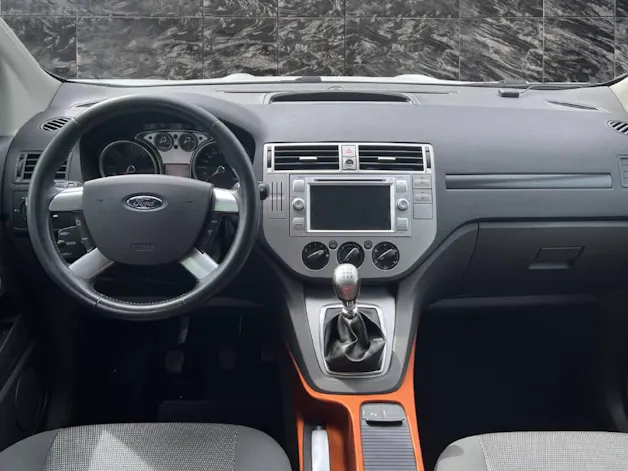 FORD Kuga 2.0 TDCi 140 Carving