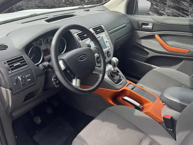 FORD Kuga 2.0 TDCi 140 Carving