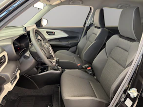 https://vehicle.imgix.net/4462693/c44d5143-36c3-4894-9c76-b9b2c1784fea.jpg