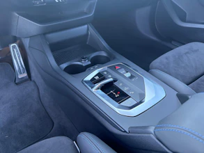 https://vehicle.imgix.net/4462715/be8922e4-7ac8-4850-971c-337fcadbe03e.jpg