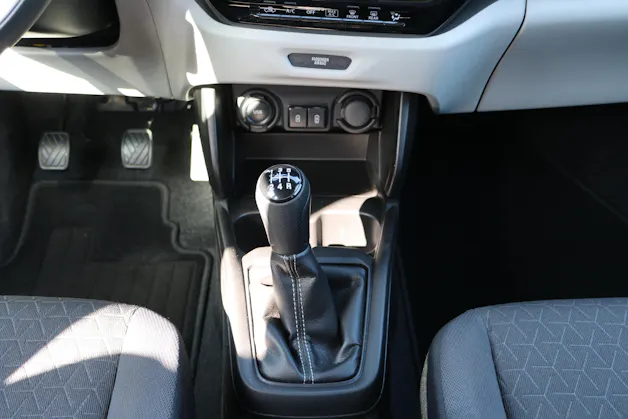 Suzuki Swift 1.2 Sakura Hybrid