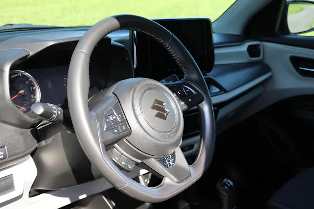 Suzuki Swift 1.2 Sakura Hybrid