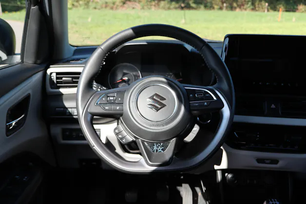 Suzuki Swift 1.2 Sakura Hybrid
