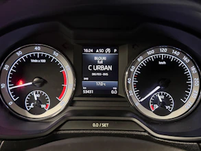 https://vehicle.imgix.net/4462850/73a38257-4cdc-4656-b80e-ab75b2f94b11.jpg