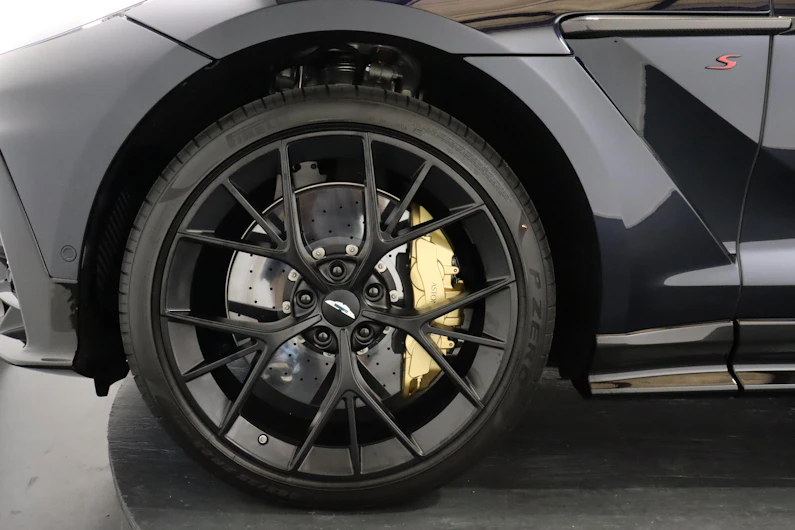 Fahrzeugbild ASTON MARTIN DBX