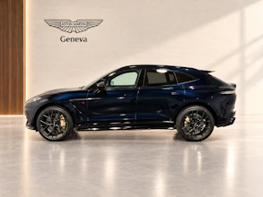 https://vehicle.imgix.net/4462938/22f53f44-546d-4444-ae92-5a690669fe4a.jpg