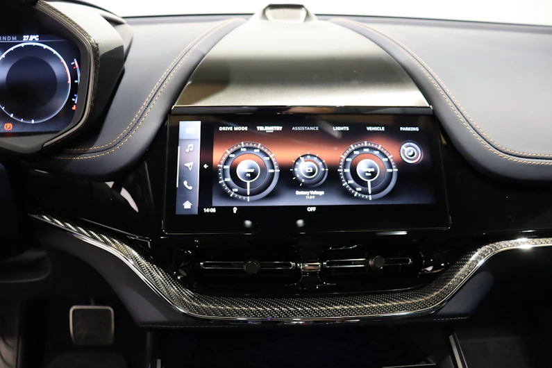 Fahrzeugbild ASTON MARTIN DBX