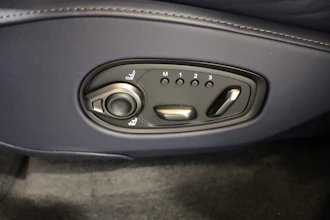 https://vehicle.imgix.net/4462938/76fd7e32-763c-48a8-b953-4557175969d1.JPG