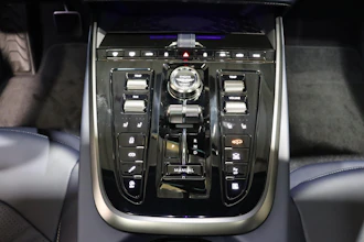 https://vehicle.imgix.net/4462938/a7e64594-352e-46b1-ba80-f70ba1da29d1.JPG