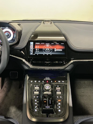 image du véhicule ASTON MARTIN DBX
