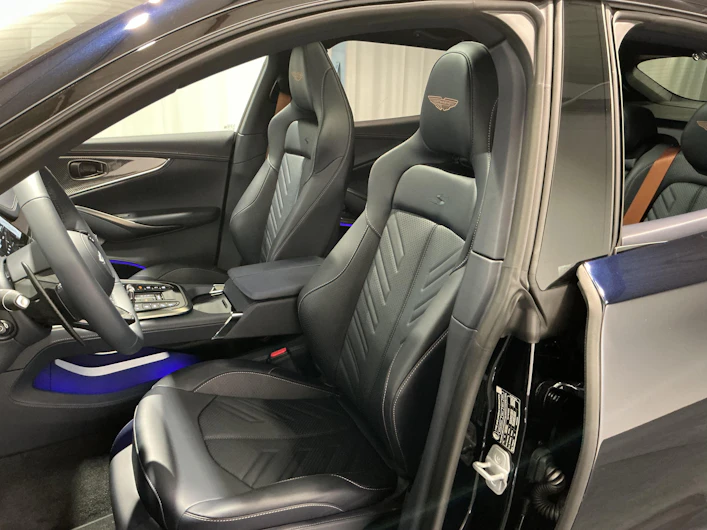 image du véhicule ASTON MARTIN DBX