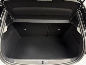 https://vehicle.imgix.net/4462951/f43b7516-1d40-4d48-a34f-cd0f360d7238.jpg